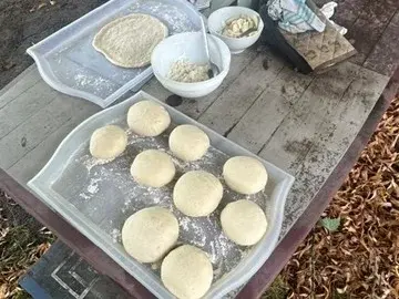 Teigkugeln f&uuml;r die Pizza